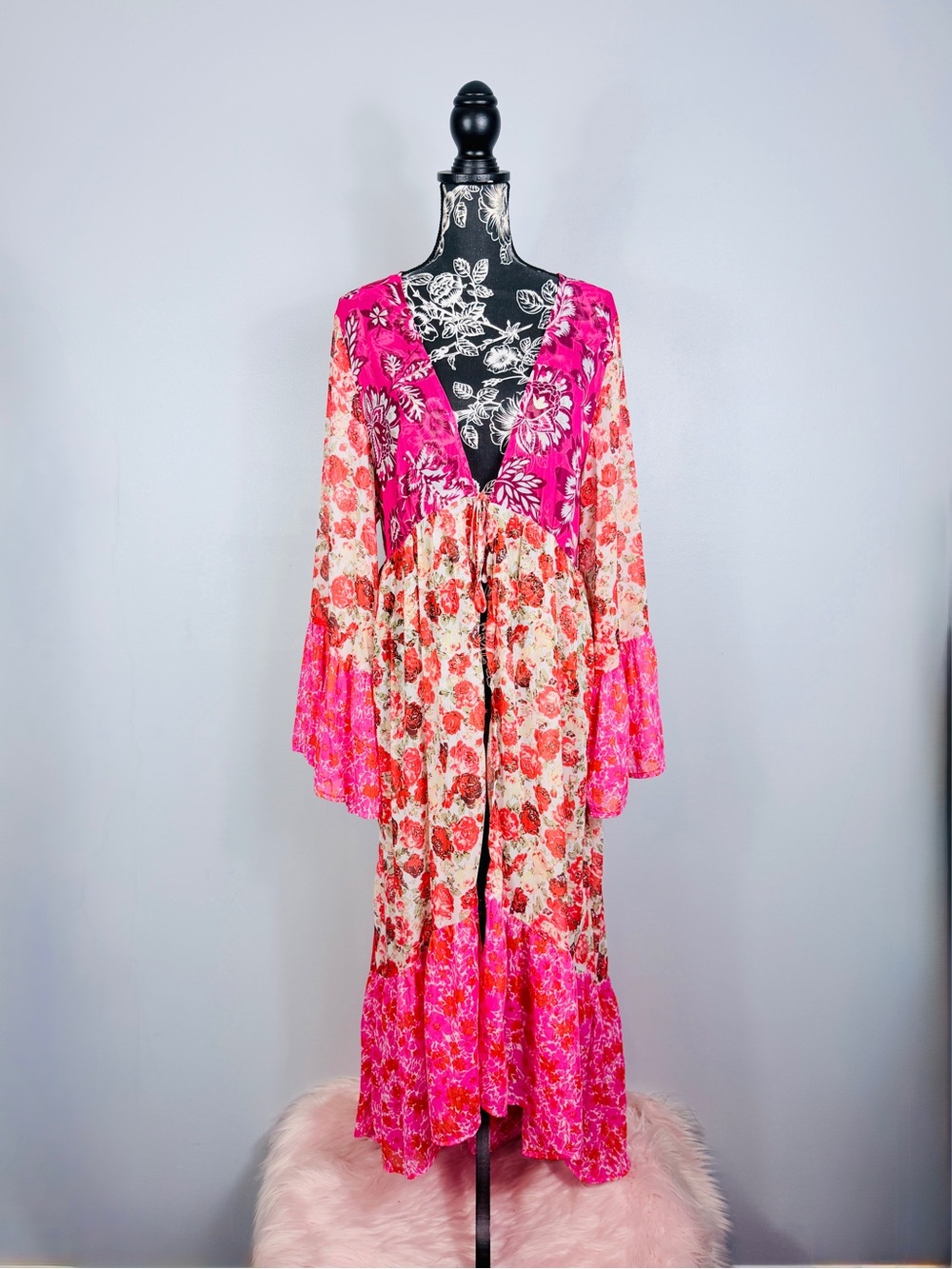 GigiO pink floral chiffon flare sleeve floor length tie front kimono size large